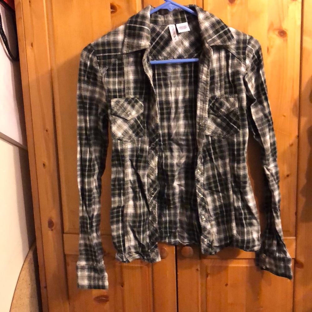Full tilt gray white plaid flannel size s